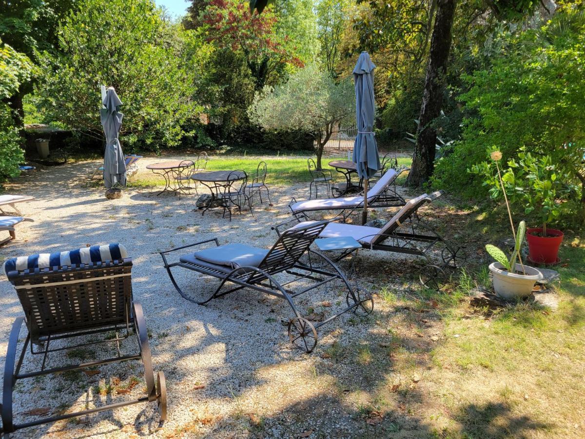 Le Temps Des Cerises Hotel Genolhac Екстериор снимка